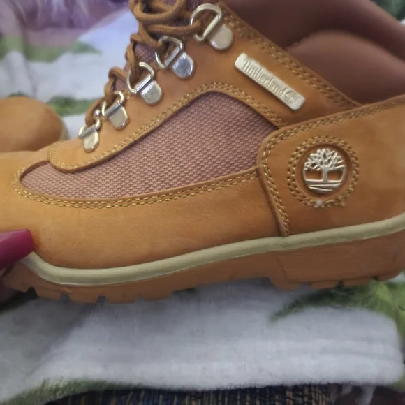 Timberland gold accent ankle boots LIGHTLY USED!! - Picture 4 of 7